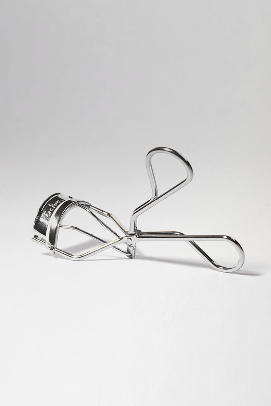 shop spectacular eyelash curler by ere perez at thegreenlabels