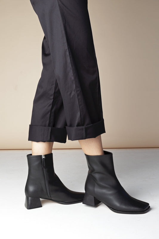 italia napa black by mireia playa at thegreenlabels