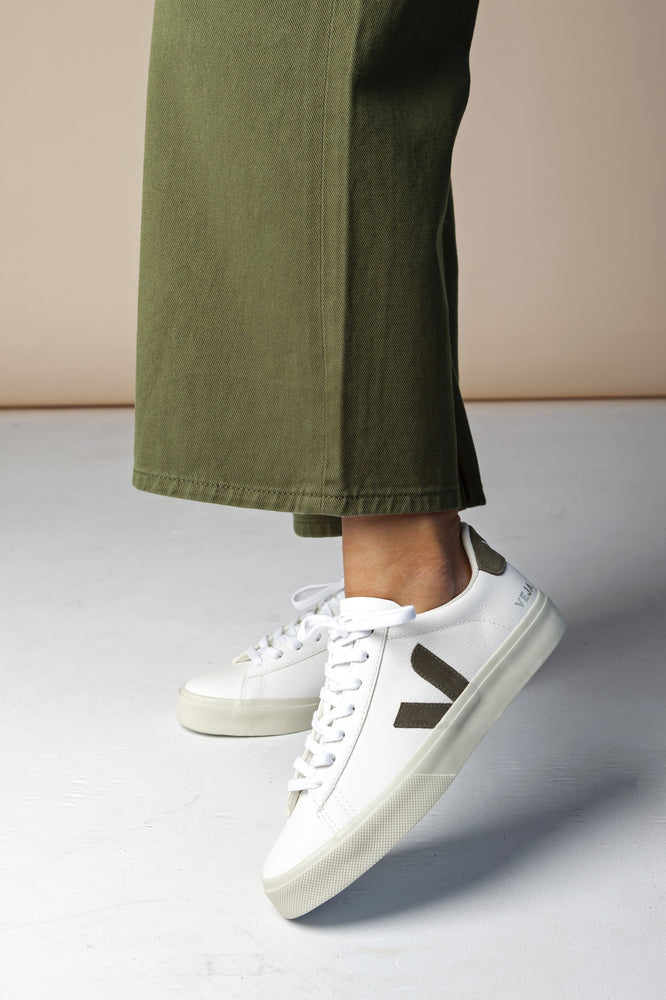 Shop campo extra white kaki by Veja at thegreenlabels