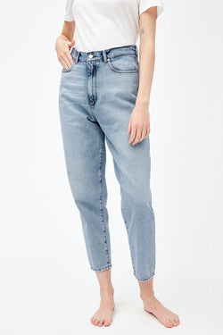 mairaa mom fit high waist jeans faded blue by ARMEDANGELS