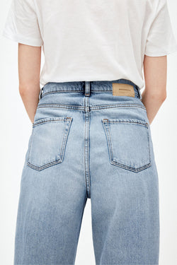 mairaa mom fit high waist jeans faded blue by ARMEDANGELS