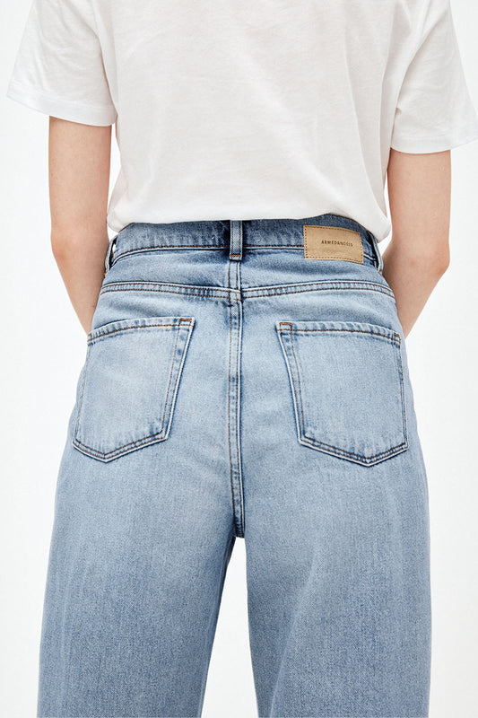 mairaa mom fit high waist jeans faded blue by ARMEDANGELS