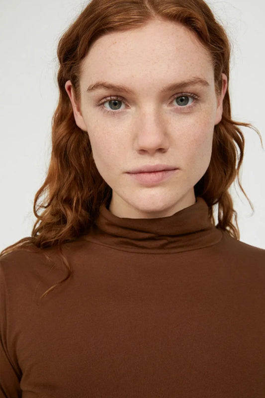 malenaa secondskin top cacao by ARMEDANGELS on thegreenlabels.com