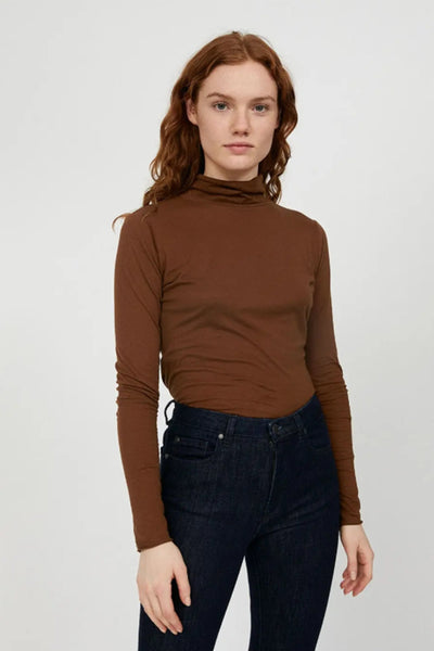 malenaa secondskin top cacao by ARMEDANGELS on thegreenlabels.com