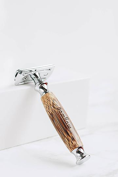 bamboo safety razor by Bambaw on the greenlabels