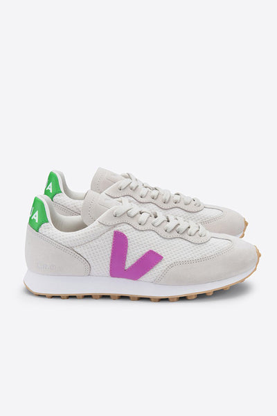 rio branco hexamesh gravel untraviolet by Veja on thegreenlabels