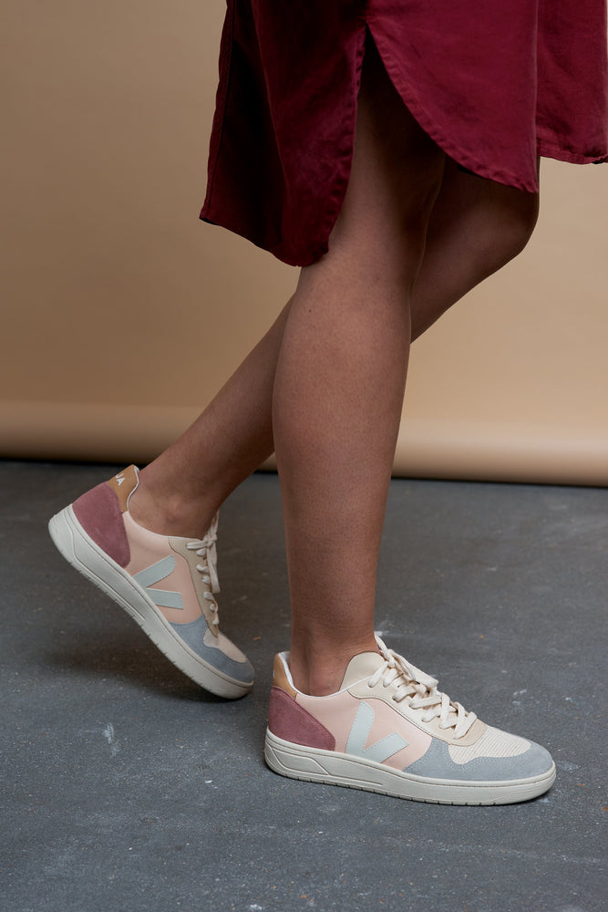Sneakers - V-10 Sneaker Multico Nude <br> By Veja