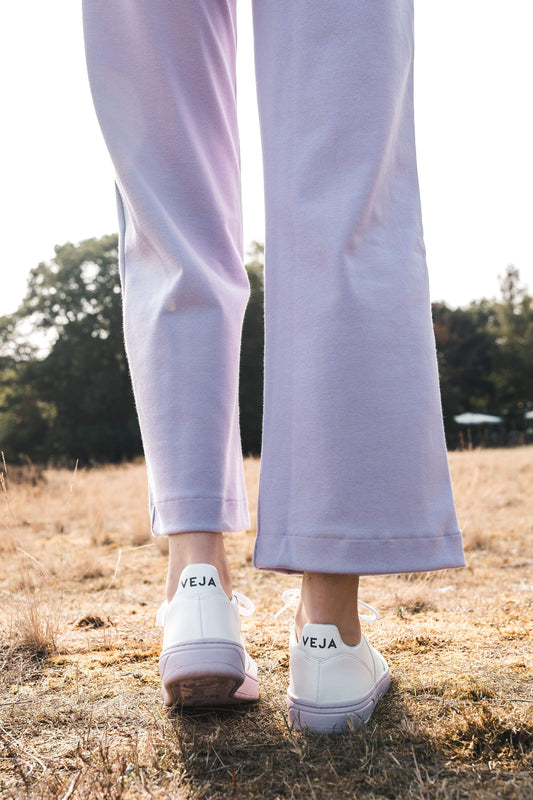 v-10 sneaker extra white lilas sole by Veja on thegreenlabels.com