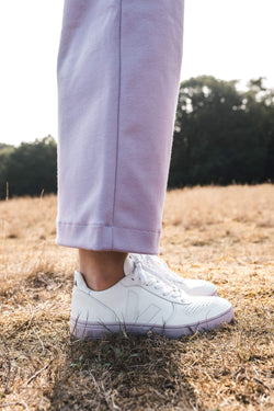 v-10 sneaker extra white lilas sole by Veja on thegreenlabels.com