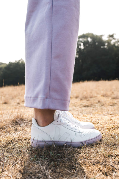 v-10 sneaker extra white lilas sole by Veja on thegreenlabels.com
