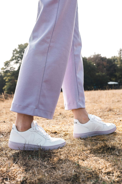 v-10 sneaker extra white lilas sole by Veja on thegreenlabels.com