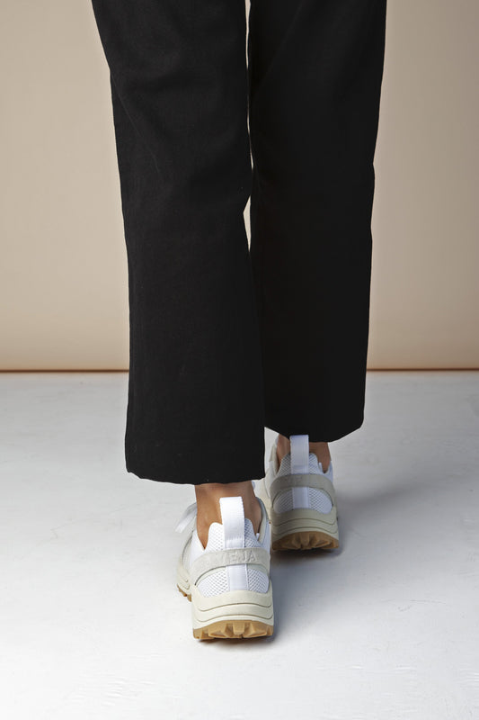 shop venturi white pierre natural sneaker by veja at thegreenlabels