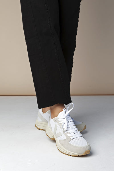 shop venturi white pierre natural sneaker by veja at thegreenlabels