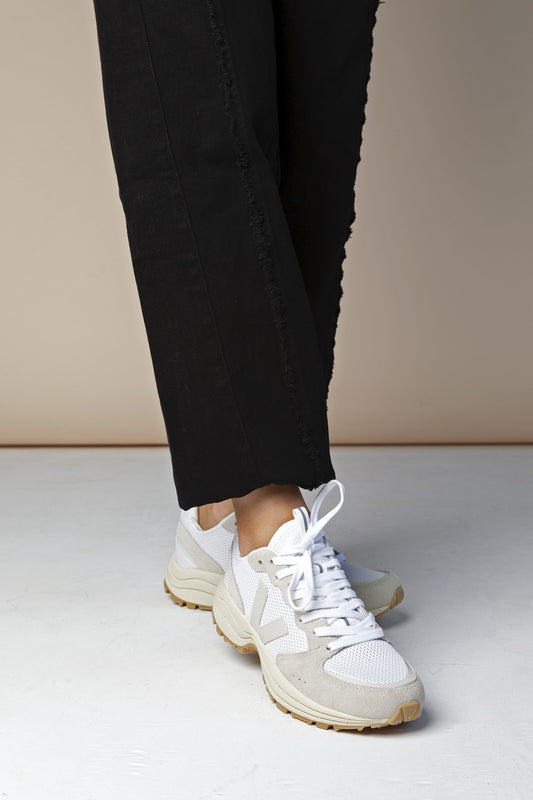 shop venturi white pierre natural sneaker by veja at thegreenlabels