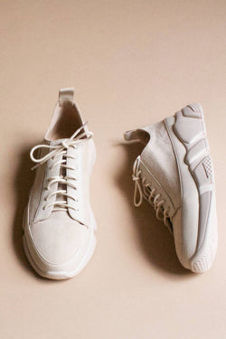 Shop gia sneaker taupe by Collection & Co on thegreenlabels.com