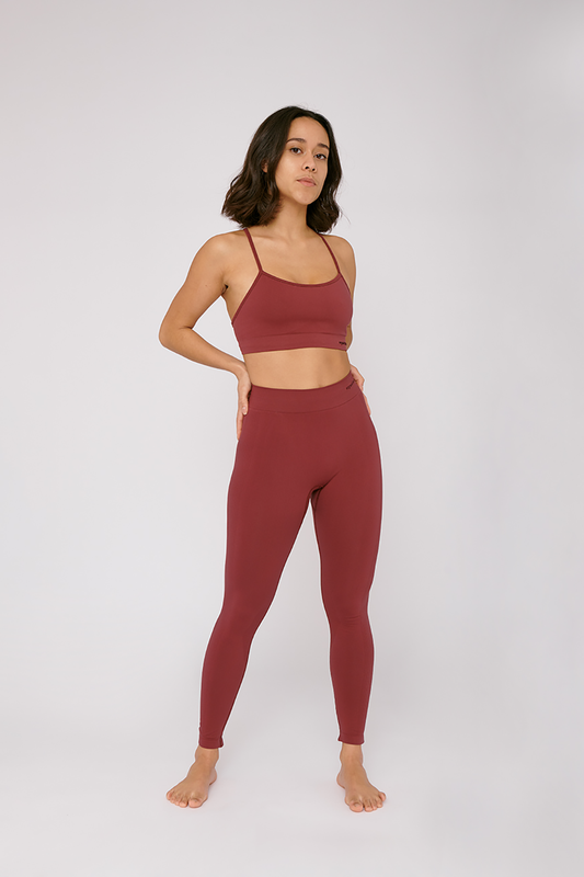 sportswear bundle burgundy by Organic Basics on thegreenlabels