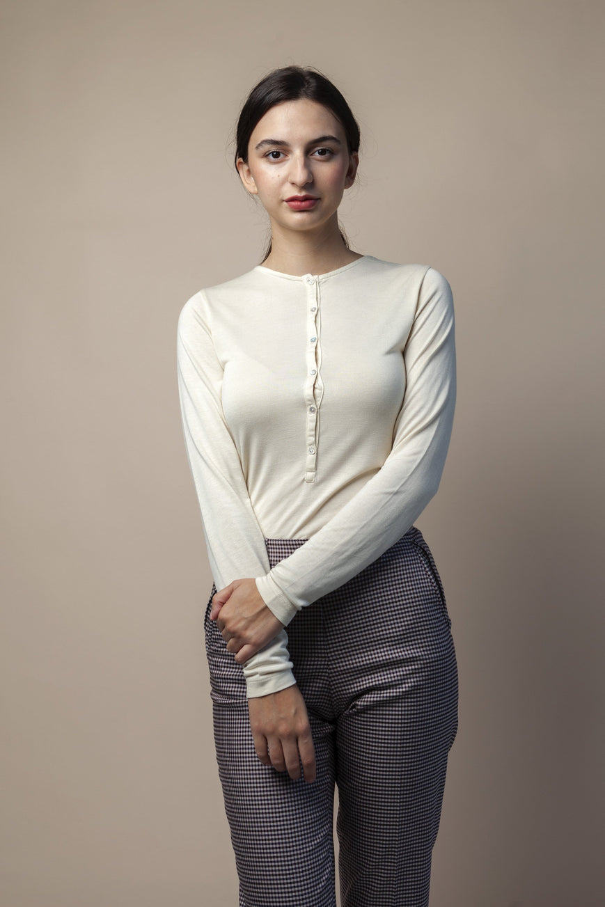 Shop yakamoz blouse ecru by Signe at thegreenlabels